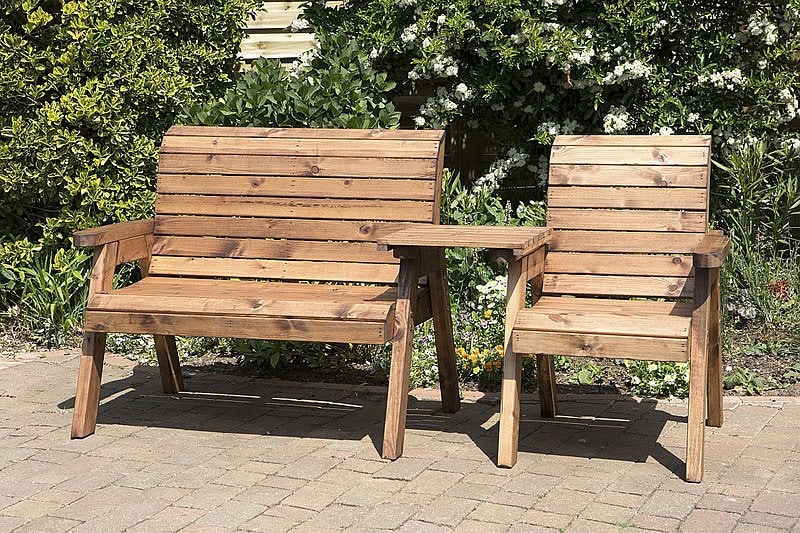 How To Put Teak Oil on Furniture featured photo