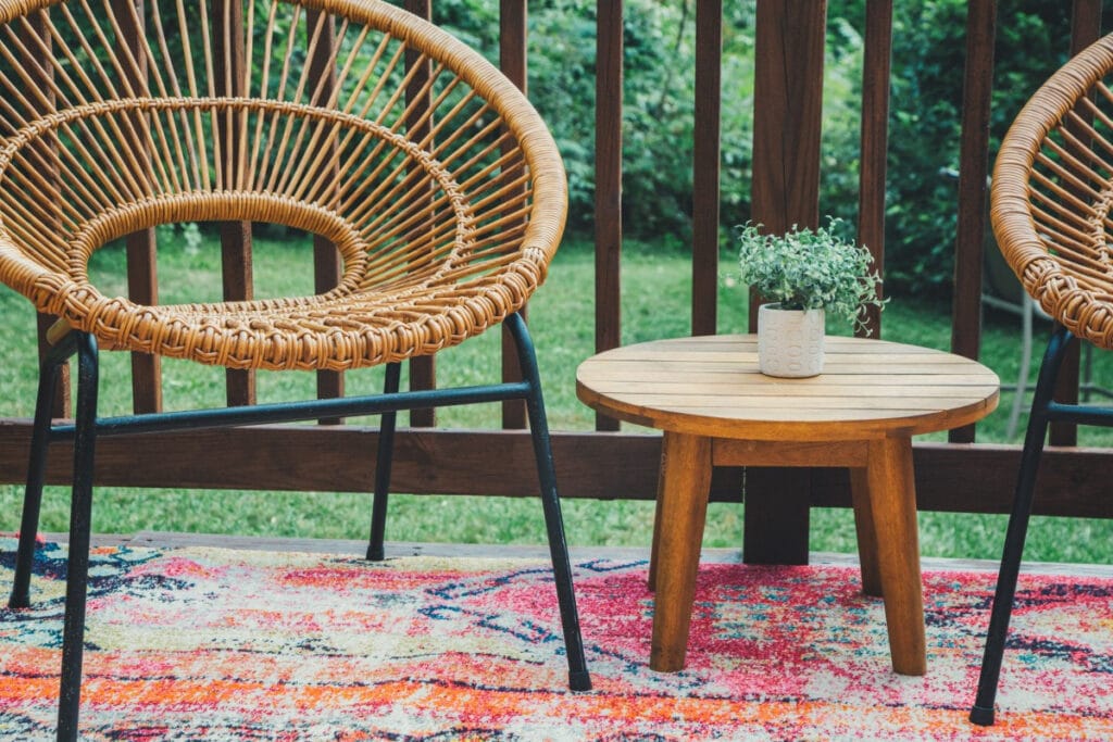What Are the Advantages of Teak Furniture