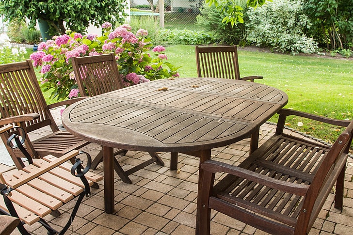 What Are the Benefits of Using Teak Sealers