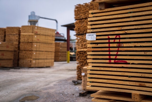 where to buy teak lumber featured photo